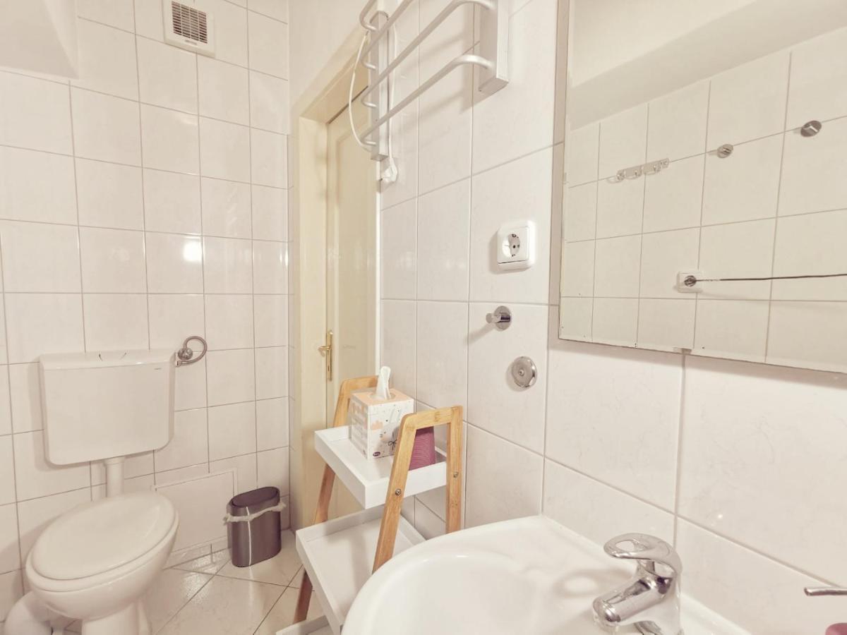 One Bedroom Apartment In The Old Town Сплит Екстериор снимка